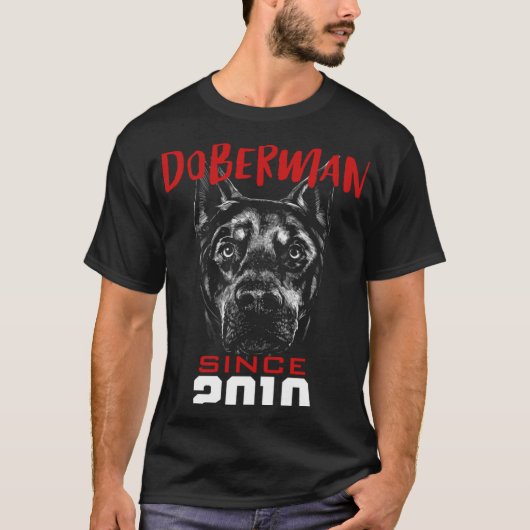 Ik hou van dobermann sinds 2010 t-shirt (Voorkant)