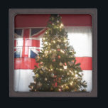 Ik hou van het Verenigd Koninkrijk Holiday Special Premium Opbergdoosje<br><div class="desc">I Love The United Kingdom Holiday Special Event Art Print Vier het vakantieseizoen met de "I Love The United Kingdom Holiday Special Event Art Print", een feestelijk ontwerp dat kerstvreugde prachtig combineert met een vleugje nationale trots. De combinatie van feestvreugde en nationale trots maakt het een perfect stuk voor het...</div>