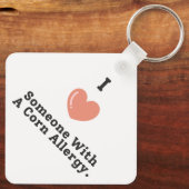 Ik hou van iemand met een maïsallergie bewustzijn sleutelhanger (Achterkant)