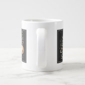 Ik hou van je naar de maan en de zwarte rug grote koffiekop (Achterkant)