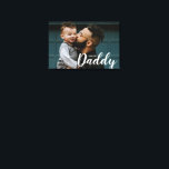 Ik hou van je papa Aangepaste foto Canvas Afdruk<br><div class="desc">Show Pap je liefde met de "I Love You Daddy" aangepaste foto canvas print! Met uw favoriete foto en oprechte boodschap is deze stijlvolle en duurzame print een perfect cadeau voor Vaderdag,  verjaardagen of een speciale gelegenheid. Een unieke herinnering die hij voor altijd koestert.</div>