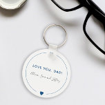 Ik hou van je vader, eenvoudige moderne typografie sleutelhanger<br><div class="desc">Eenvoudig modern typografiescript VERLIES U DAN UW persoonlijke handgeschreven handtekening sleutelhanger voor uw vader met een blauwe cirkel met twee kleine harten.        kan een  cadeautje zijn voor papa op Vaderdag,  verjaardag,  Kerstmis of bij een andere gelegenheid.</div>
