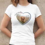 Ik hou van mijn hond-hart foto T-Shirt<br><div class="desc">Dit schattige shirt dat gepersonaliseerd kan worden met een foto van hun hond in een hart is het perfecte cadeau voor het hondenliefhebber op je lijst. kerstcadeau,  of verjaardagscadeau is een cadeau dat ze graag draag hebben om de wereld te laten weten dat ze van hun hond houden.</div>