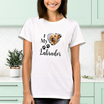 Ik hou van mijn Labrador persoonlijke foto van Dog T-shirt<br><div class="desc">Neem je beste vriend mee, overal waar je met dit aangepaste labrador hondenliefhebber shirt voor gezelschapsfoto's gaat! Een moet hebben voor elk hondenliefhebber, hondenmam en hondenvader. Dit shirt citeert "I Love My Labrador" en is leuk en aardig voor je favoriete hondenras... Pas je aan met de favoriete foto en naam...</div>