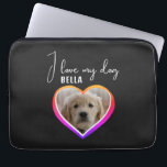 Ik hou van mijn naam van de Dog Heart Photo Pet Laptop Sleeve<br><div class="desc">Ik hou van mijn Dog Heart Photo Pet Name laptop mouw. Een foto in de vorm van een hart en een tekst in trendy schrift. Voeg je foto en naam toe.</div>