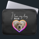 Ik hou van mijn naam van de Dog Heart Photo Pet Laptop Sleeve<br><div class="desc">Ik hou van mijn Dog Heart Photo Pet Name laptop mouw. Een foto in de vorm van een hart en een tekst in trendy schrift. Voeg je foto en naam toe.</div>