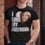 Ik hou van mijn Vriendin hart foto vriendje cadeau T-shirt<br><div class="desc">Breng humor en hart samen met ons 'I Love My Vriendin' Funny Photo Boyfriend Gift T-shirt. Dit grappige ontwerp zorgt voor een ideaal geschenk, of het nu zijn verjaardag is, een jubileum, of gewoon een spontaan gebaar van liefde. Laat hem zijn hart op zijn sleeve draag (letterlijk) en laat zijn...</div>