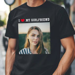 Ik hou van mijn Vriendin Sporty Minimalist Cute Ph T-shirt<br><div class="desc">Geweldig cadeau voor je vriendje! Aangepast T-shirts gezegde Ik hou van MIJN VRIENDIN in sportief minimalistische typografie en een rood hart met je vierkante afbeelding hieronder. Eenvoudige en eenvoudige aanpassing!</div>