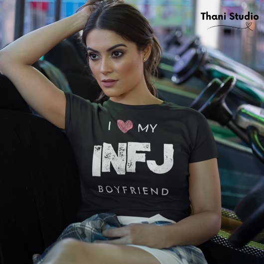 Ik hou van mijn vriendje persoonlijkheid eigenscha t-shirt