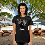 Ik hou van mijn vriendje. t-shirt<br><div class="desc">Voeg een naam en een foto binnen het hart gevormd lijst toe. Met gouden harten als decor.</div>