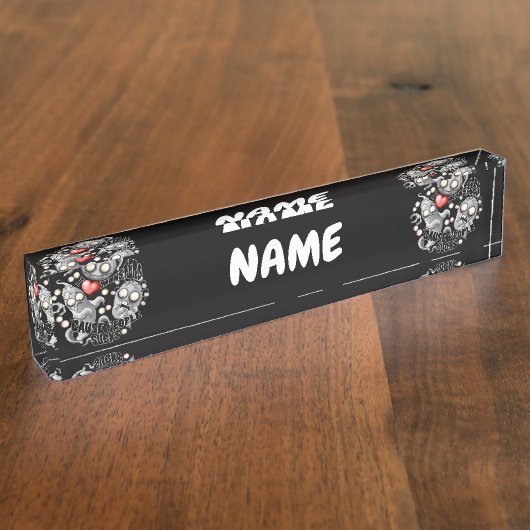 Ik hou van monsters omdat mensen klote zijn naambordje (Zijkant)