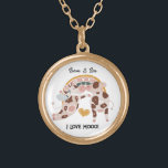 Ik hou van Mooo Cute Koe Gepersonaliseerd hem haar Goud Vergulden Ketting<br><div class="desc">Een leuk koppel met woorden "I Love Mooo" die gepersonaliseerd kunnen worden met de namen van het stel. Ideaal voor Valentijnsdag,  jubileum,  bruiloft of andere gelegenheden. Bekijk andere overeenkomende objecten die in mijn winkel beschikbaar zijn! Hartelijk dank voor de steun ❤</div>