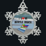 Ik hou van Myrtle Beach Tin Sneeuwvlok Ornament<br><div class="desc">I Love Myrtle Beach,  kleurrijke strandhanddoek en strandbal,  populair design</div>