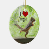 Ik hou van Yoga Squirrel Keramisch Ornament (Rechts)