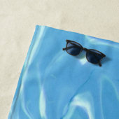 Ik hou van zwemmen—het uitnodigende blauwe water strandlaken (In situ)