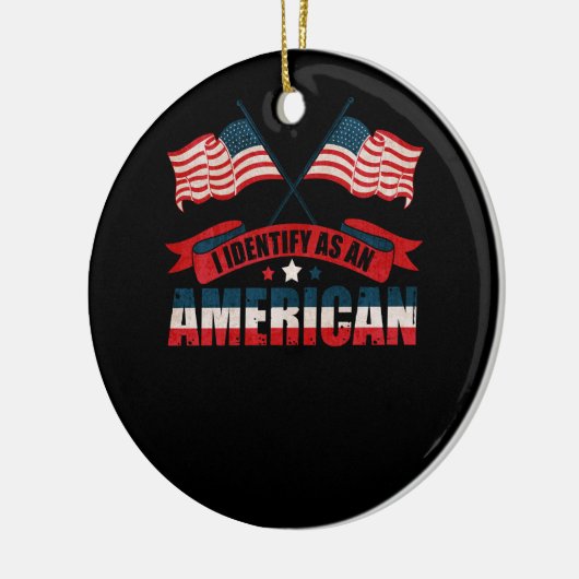 Ik identificeer me als Amerikaans identiteitsbelei Keramisch Ornament (Links)