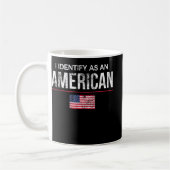 Ik identificeer me als Amerikaans identiteitsbelei Koffiemok (Links)