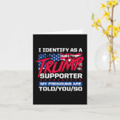 Ik identificeer me als een Trump-aanhanger voor mi Kaart (Gele Bloem)