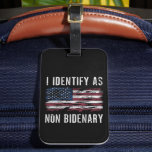 Ik identificeer me als niet-bidenary Patriot Ameri Bagagelabel<br><div class="desc">Ik identificeer me als niet Bidenary Patriot Amerikaanse vlag 4 juli</div>