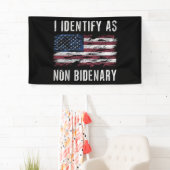 Ik Identificeer Me Als Niet-Bideniaanse Patriottis Spandoek (Insitu)
