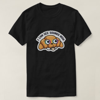 Ik kan nu geluiden zien – Glitchy Croissant Koffie T-shirt