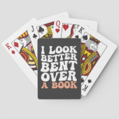 Ik kijk beter gebogen over een boek pokerkaarten (Achterkant)