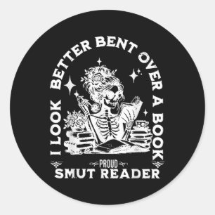 Ik kijk beter gebogen over een boek smut lezer ronde sticker