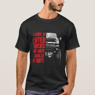 Ik kijk naar getilde vrachtwagens, hoe jongens naa t-shirt