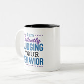Ik kijk stilletjes naar je gedrag tweekleurige koffiemok (Voorkant links)