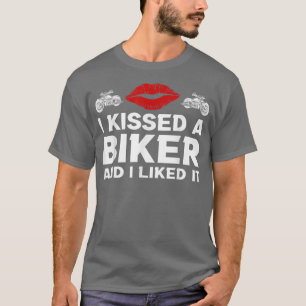 Ik kuste een fietser en ik vond het grappig gezegd t-shirt