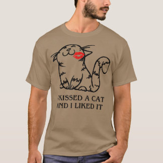 Ik kuste een kat en vond het grappige katten en li t-shirt