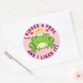 Ik kuste een kikker op Valentijnsdag Ronde Sticker (Envelop)