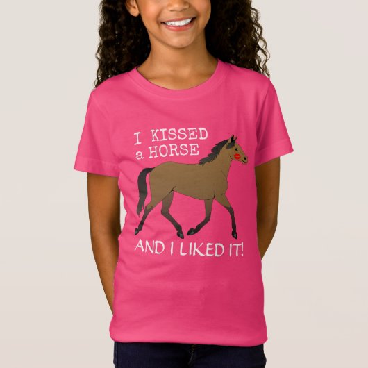 "Ik kuste een paard en ik vond het leuk" met baai- T-shirt (Voorkant)