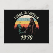 Ik kwam in 1970 naar de aarde Alien & Bigfoot Briefkaart (Voorkant)