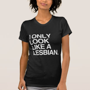 Ik Lijk Alleen Maar Een Lesbienne - Wit -.png T-shirt
