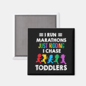 Ik loop de marathon gewoon grapje ik jaag peuters magneet (Voorkant / Achterkant)
