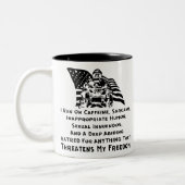 Ik loop op cafeïne, Sarcasm, ongeschikte Humor en Tweekleurige Koffiemok (Links)