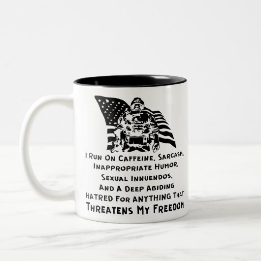 Ik loop op cafeïne, Sarcasm, ongeschikte Humor en Tweekleurige Koffiemok (Links)