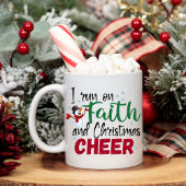 Ik loop op Faith en Kerstmis Holiday Koffiemok