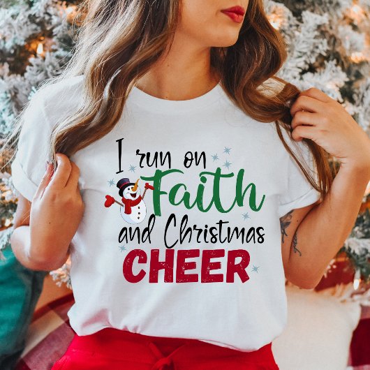 Ik loop op Faith en Kerstmis. T-shirt