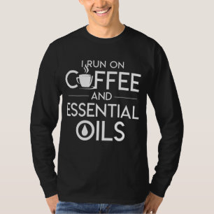 Ik loop op koffie en essentie van de koffie t-shirt