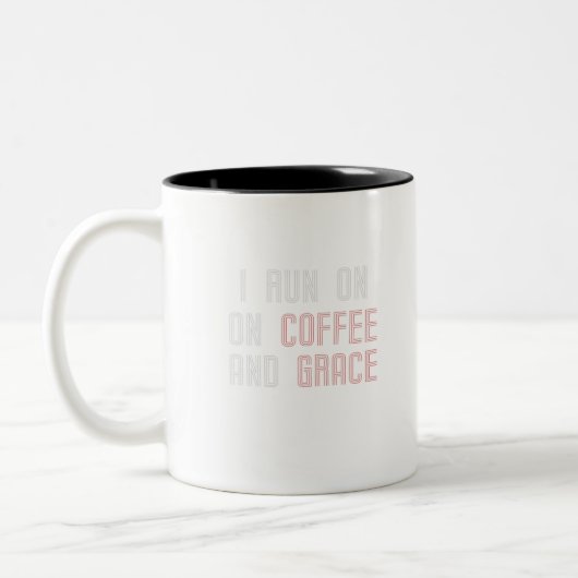 Ik loop op koffie en Grace. Tweekleurige Koffiemok (Links)
