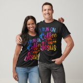 Ik Loop Op Koffie En Jezus Christen T-shirt (Unisex)