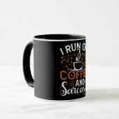 Ik loop op koffie en Sarcasm Mok (Voorkant links)