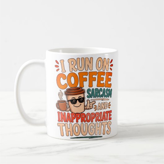 Ik loop op koffie, sarcasme en ongepaste gedachten koffiemok (Links)