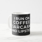 IK LOS OP KOFFIE SARCASM EN LIPSTICK - SARCASTIC KOFFIEMOK (Voorkant links)