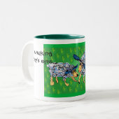 Ik maak schapenogen.... tweekleurige koffiemok (Voorkant links)