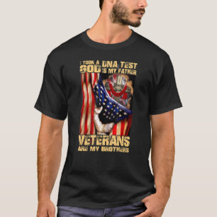 Ik nam een D.Na test God is mijn vader veteranen.. T-shirt