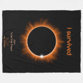 Ik overleefde 2024 Solar Eclipse Fleece Deken (Voorkant (Horizontaal))