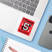 Ik overleefde de 5e klas sticker (Laptop met iPhone)